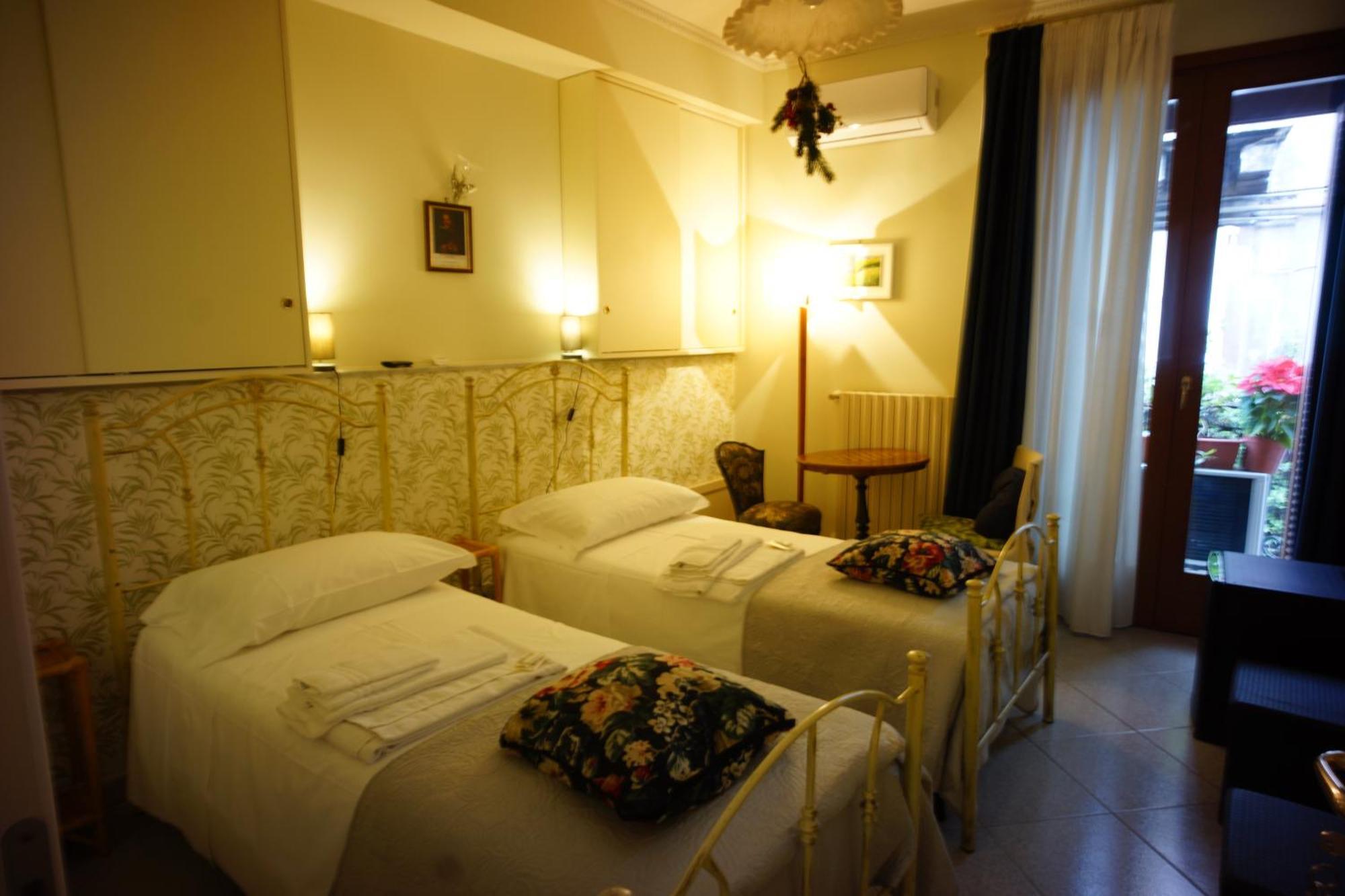 Santa Caterina Da Siena B&B Catania-Fontanarossai nemzetközi repülőtér Kültér fotó